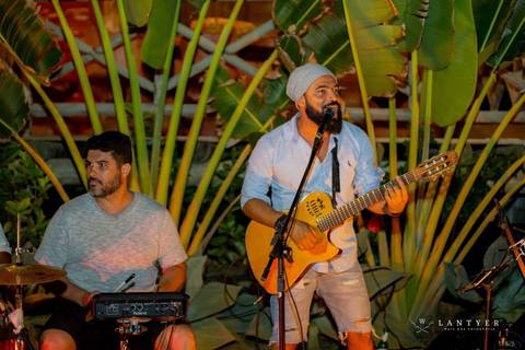 Casamento em Subaúma - Cantor de Casamento Tree Bies Resort - Subaúma - Bahia - Festa de Pré-Casamento - Casamento na Praia - Praia do Forte Bahia – Noivos – Edno Sá - Waldyr Lantyer Fotrografia - Foto da Hora SSA'