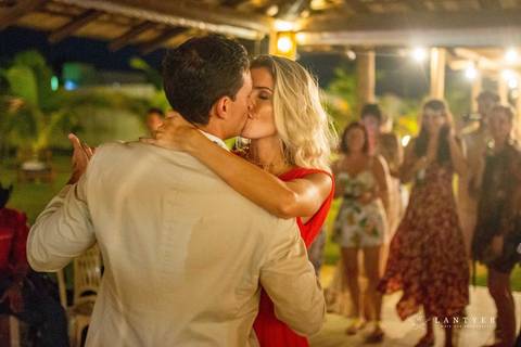 Casamento em Subaúma - Cantor de Casamento Tree Bies Resort - Subaúma - Bahia - Festa de Pré-Casamento - Casamento na Praia - Praia do Forte Bahia – Noivos – Edno Sá - Waldyr Lantyer Fotrografia - Foto da Hora SSA'