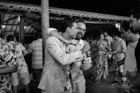 Casamento em Subaúma - Cantor de Casamento Tree Bies Resort - Subaúma - Bahia - Festa de Pré-Casamento - Casamento na Praia - Praia do Forte Bahia – Noivos – Edno Sá - Waldyr Lantyer Fotrografia - Foto da Hora SSA'