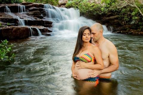 Ensaio gestacional no clube Águas Correntes-GO
Ensaio de Gestante Ensaio de familia
Waldyr Lantyer Fotografia'