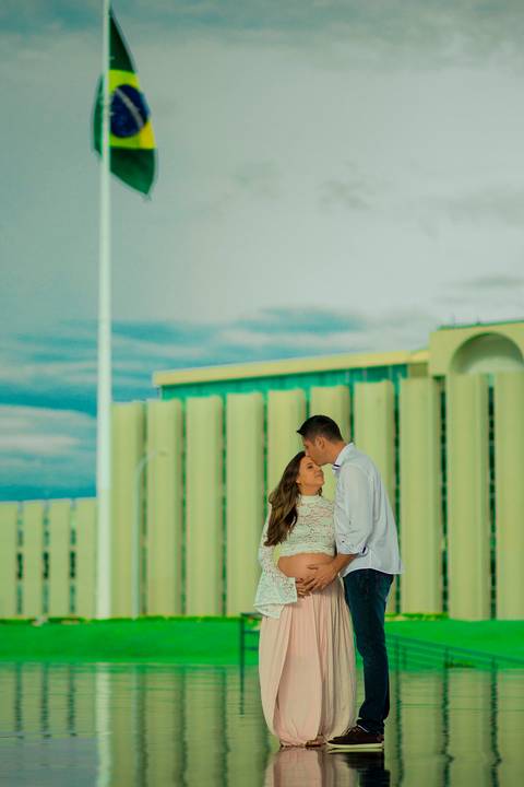 Ensaio gestacional em Brasília-DF, Praça dos Cristais.

Ensaio de Gestante Ensaio de familia
Waldyr Lantyer Fotografia'