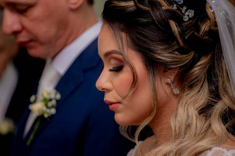 @dicamargodecoracoes⁠
Buffet: @andregourmet⁠
Banda para recepção: @elasduarte⁠
Transporte da noiva: @pratikamanobrista⁠
Cabelo e maquiagem: @fiore.institutodebeleza⁠
Vestido de noiva: @maisonvivianspier⁠
Waldyr Lantyer'