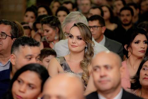 @dicamargodecoracoes⁠
Buffet: @andregourmet⁠
Banda para recepção: @elasduarte⁠
Transporte da noiva: @pratikamanobrista⁠
Cabelo e maquiagem: @fiore.institutodebeleza⁠
Vestido de noiva: @maisonvivianspier⁠
Waldyr Lantyer'