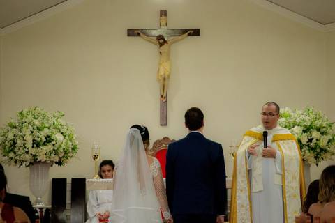 @dicamargodecoracoes⁠
Buffet: @andregourmet⁠
Banda para recepção: @elasduarte⁠
Transporte da noiva: @pratikamanobrista⁠
Cabelo e maquiagem: @fiore.institutodebeleza⁠
Vestido de noiva: @maisonvivianspier⁠
Waldyr Lantyer'