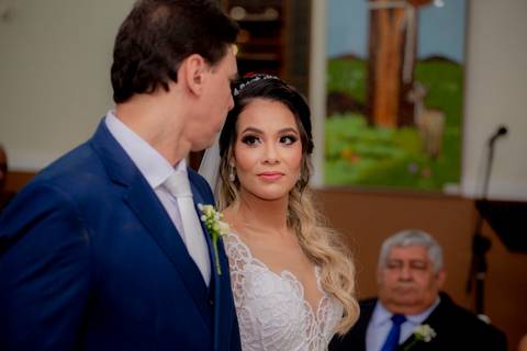 @dicamargodecoracoes⁠
Buffet: @andregourmet⁠
Banda para recepção: @elasduarte⁠
Transporte da noiva: @pratikamanobrista⁠
Cabelo e maquiagem: @fiore.institutodebeleza⁠
Vestido de noiva: @maisonvivianspier⁠
Waldyr Lantyer'