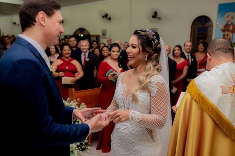 @dicamargodecoracoes⁠
Buffet: @andregourmet⁠
Banda para recepção: @elasduarte⁠
Transporte da noiva: @pratikamanobrista⁠
Cabelo e maquiagem: @fiore.institutodebeleza⁠
Vestido de noiva: @maisonvivianspier⁠
Waldyr Lantyer'