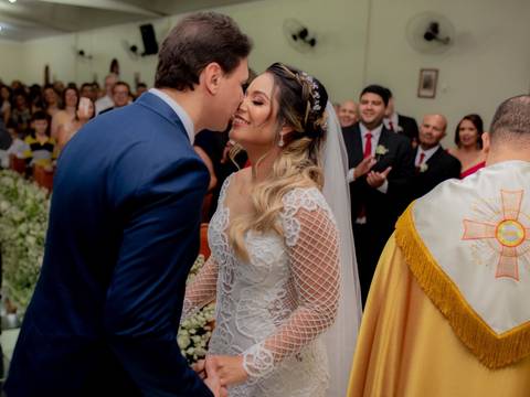 @dicamargodecoracoes⁠
Buffet: @andregourmet⁠
Banda para recepção: @elasduarte⁠
Transporte da noiva: @pratikamanobrista⁠
Cabelo e maquiagem: @fiore.institutodebeleza⁠
Vestido de noiva: @maisonvivianspier⁠
Waldyr Lantyer'