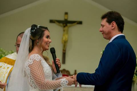 @dicamargodecoracoes⁠
Buffet: @andregourmet⁠
Banda para recepção: @elasduarte⁠
Transporte da noiva: @pratikamanobrista⁠
Cabelo e maquiagem: @fiore.institutodebeleza⁠
Vestido de noiva: @maisonvivianspier⁠
Waldyr Lantyer'