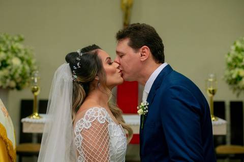 @dicamargodecoracoes⁠
Buffet: @andregourmet⁠
Banda para recepção: @elasduarte⁠
Transporte da noiva: @pratikamanobrista⁠
Cabelo e maquiagem: @fiore.institutodebeleza⁠
Vestido de noiva: @maisonvivianspier⁠
Waldyr Lantyer'