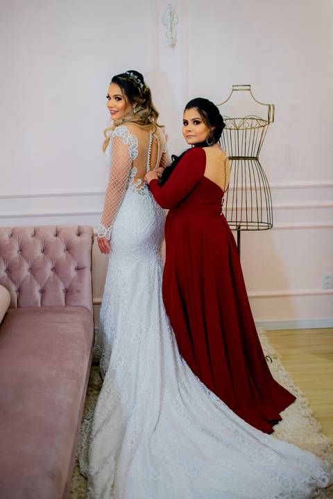 Noiva Pamella no @fiore.institutodebeleza⁠ vestindo @maisonvivianspier⁠. Makingof da noiva em Águas Claras-DF'