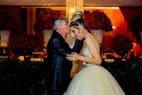 Festa de 15 ano em Luziânia-GO
Ensaio de 15 anos em Basilia
Fotografia de 15 anos por Waldyr Lantyer
Fotografia de 15 anos em Praia do Forte Bahia
Ser Fotógrafo
Waldyr José Andrade Lantyer
Waldyr Lantyer
Aniversário de 15 Anos'