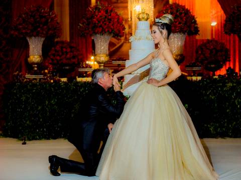 Festa de 15 ano em Luziânia-GO
Ensaio de 15 anos em Basilia
Fotografia de 15 anos por Waldyr Lantyer
Fotografia de 15 anos em Praia do Forte Bahia
Ser Fotógrafo
Waldyr José Andrade Lantyer
Waldyr Lantyer
Aniversário de 15 Anos'