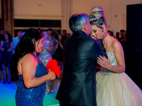 Festa de 15 ano em Luziânia-GO
Ensaio de 15 anos em Basilia
Fotografia de 15 anos por Waldyr Lantyer
Fotografia de 15 anos em Praia do Forte Bahia
Ser Fotógrafo
Waldyr José Andrade Lantyer
Waldyr Lantyer
Aniversário de 15 Anos'