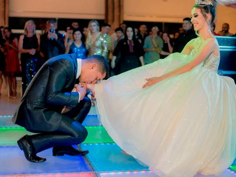 Festa de 15 ano em Luziânia-GO
Ensaio de 15 anos em Basilia
Fotografia de 15 anos por Waldyr Lantyer
Fotografia de 15 anos em Praia do Forte Bahia
Ser Fotógrafo
Waldyr José Andrade Lantyer
Waldyr Lantyer
Aniversário de 15 Anos'