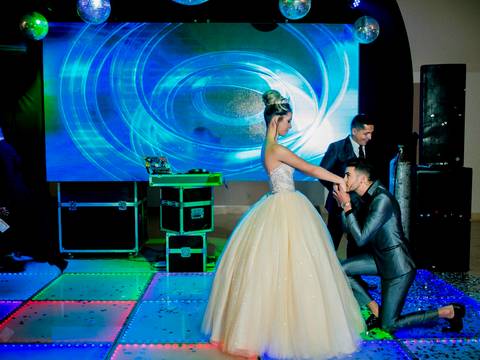 Festa de 15 ano em Luziânia-GO
Ensaio de 15 anos em Basilia
Fotografia de 15 anos por Waldyr Lantyer
Fotografia de 15 anos em Praia do Forte Bahia
Ser Fotógrafo
Waldyr José Andrade Lantyer
Waldyr Lantyer
Aniversário de 15 Anos'