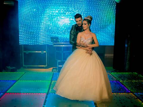 Festa de 15 ano em Luziânia-GO
Ensaio de 15 anos em Basilia
Fotografia de 15 anos por Waldyr Lantyer
Fotografia de 15 anos em Praia do Forte Bahia
Ser Fotógrafo
Waldyr José Andrade Lantyer
Waldyr Lantyer
Aniversário de 15 Anos'