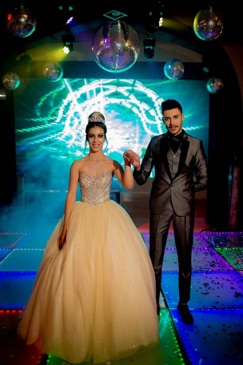 Festa de 15 ano em Luziânia-GO
Ensaio de 15 anos em Basilia
Fotografia de 15 anos por Waldyr Lantyer
Fotografia de 15 anos em Praia do Forte Bahia
Ser Fotógrafo
Waldyr José Andrade Lantyer
Waldyr Lantyer
Aniversário de 15 Anos'