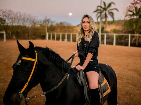 Ensaio fotográfico em Brasília
Ensaio de 15 anos em Brasília
Debutante Catedral de Brasília
Meus 15 anos
Meus quinze anos
Book Fotográfico em Brasilia
Book Fotográfico na lancha
Passeio de lancha em Brasília
Waldyr Lantyer Fotografia
Ensaio com cavalo'
