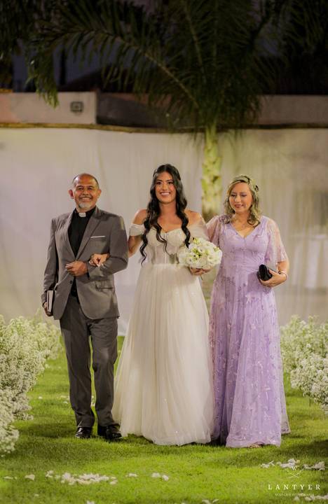 Casamento no campo, casamento em Formosa-GO, Casar, Virei Noiva, Noiva Goiana, Noivas 2021, Amor, Casei em casa, amo a família, casamento no Campo, Itiquira GO, Casar em Brasília, Casar em Posse-GO. Waldyr Lantyer'