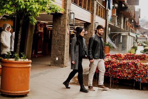 Pedido de casamento em gramado fonte do amor eterno gramadobook ensaio fotos barato prime gourmet fotografo noivado'