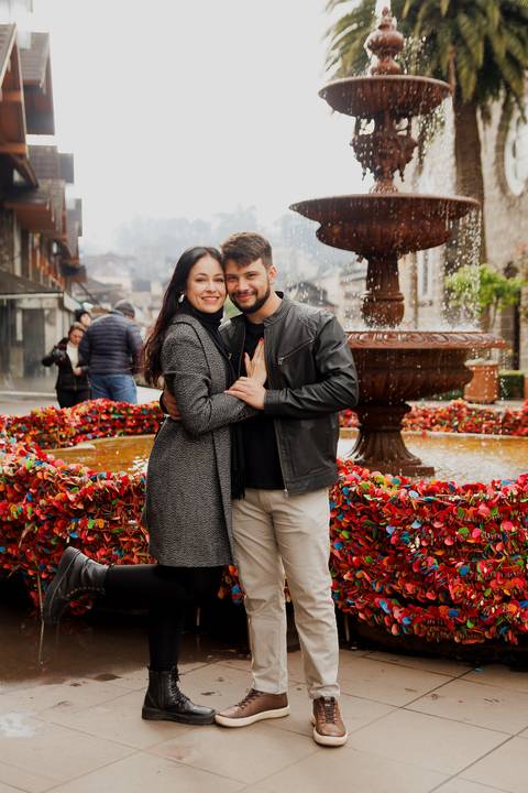 Pedido de casamento em gramado fonte do amor eterno gramadobook ensaio fotos barato prime gourmet fotografo noivado prime gourmet Ensaio Fotografico promocional promoção'