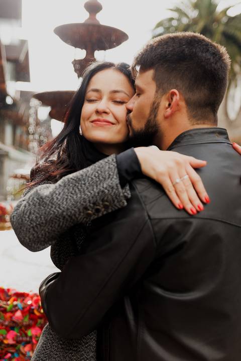 Pedido de casamento em gramado fonte do amor eterno gramadobook ensaio fotos barato prime gourmet fotografo noivado prime gourmet Ensaio Fotografico promocional promoção violinista'