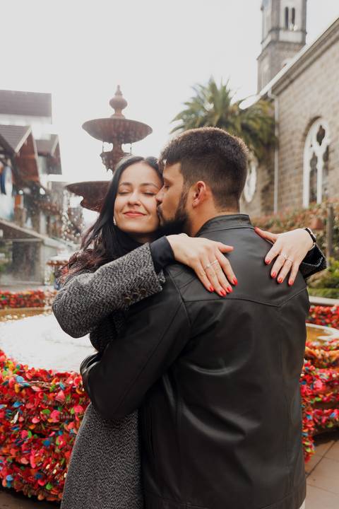 Pedido de casamento em gramado fonte do amor eterno gramadobook ensaio fotos barato prime gourmet fotografo noivado prime gourmet Ensaio Fotografico promocional promoção violinista'