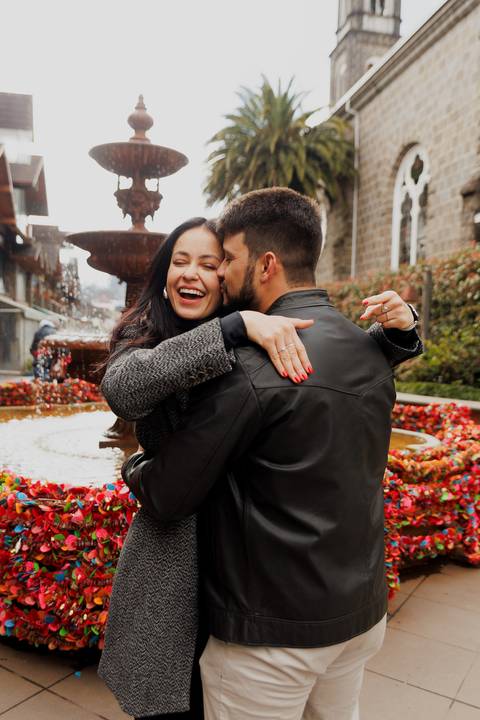Pedido de casamento em gramado fonte do amor eterno gramadobook ensaio fotos barato prime gourmet fotografo noivado prime gourmet Ensaio Fotografico promocional promoção violinista'