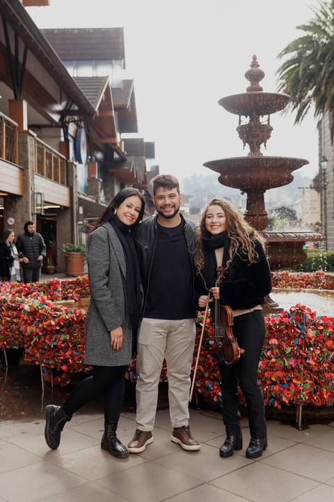 Pedido de casamento em gramado fonte do amor eterno gramadobook ensaio fotos barato prime gourmet fotografo noivado prime gourmet Ensaio Fotografico promocional promoção violinista'