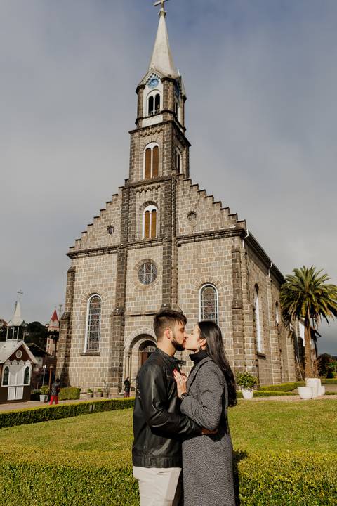 Pedido de casamento em gramado fonte do amor eterno gramadobook ensaio fotos barato prime gourmet fotografo noivado prime gourmet Ensaio Fotografico promocional promoção violinista'