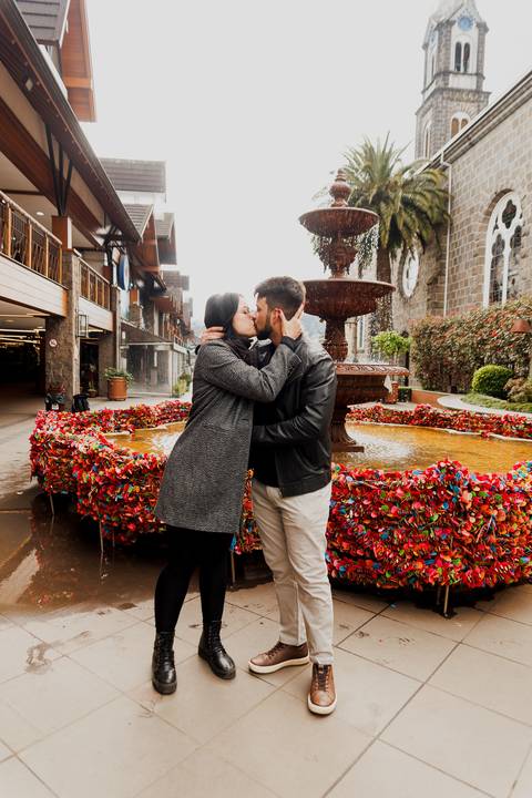 Pedido de casamento em gramado fonte do amor eterno gramadobook ensaio fotos barato prime gourmet fotografo noivado'