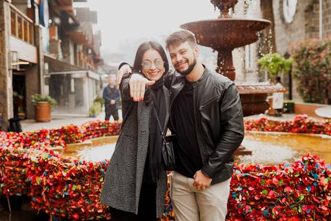 Pedido de casamento em gramado fonte do amor eterno gramadobook ensaio fotos barato prime gourmet fotografo noivado'