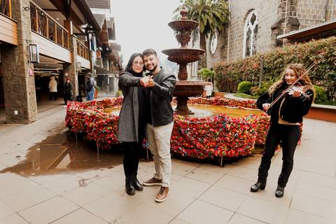 Pedido de casamento em gramado fonte do amor eterno gramadobook ensaio fotos barato prime gourmet fotografo noivado'