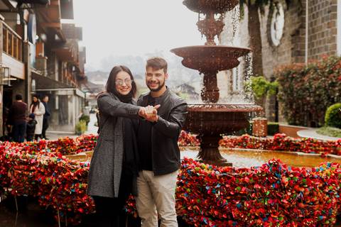 Pedido de casamento em gramado fonte do amor eterno gramadobook ensaio fotos barato prime gourmet fotografo noivado prime gourmet Ensaio Fotografico promocional promoção'