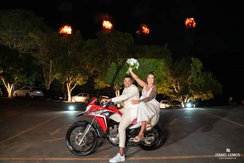 recepção noiva da duda do grau e samuel na cidade de pitangui no hotel mata do ceu com fotos profissinais do fotografo israel lemos'