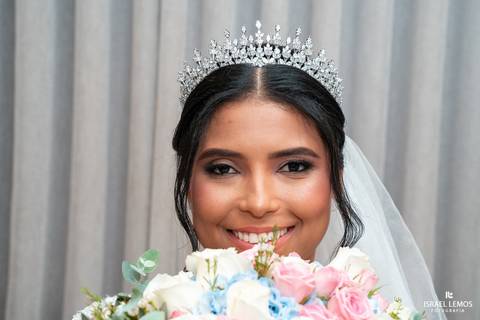 noiva saindo pra o casamento na igreja matriz de bom despacho'