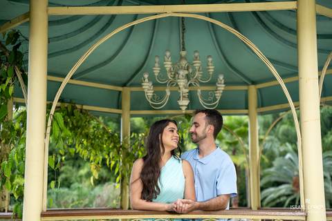 Fotografia de pre casamento em Betim no espaço sancturiam em Betim com fotos o fotógrafo de Betim Israel lemos'