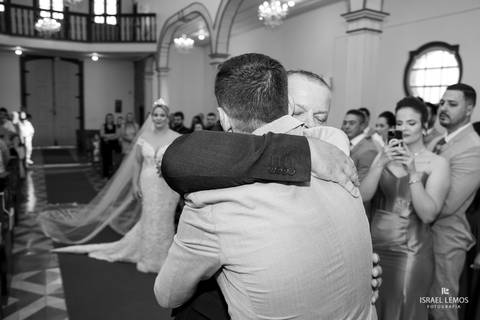 casamento na igreja São Francisco em Pitangui com o fotografo de casamento de bom despacho  Israel lemos'