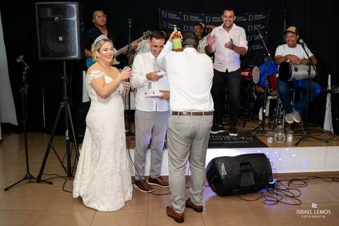 recepção de casamento em Pitangui no varandão com fotos oficiais do melhor fotografo de Pitangui Israel lemos'