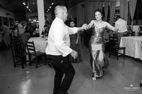 recepção de casamento em Pitangui no varandão com fotos oficiais do melhor fotografo de Pitangui Israel lemos'