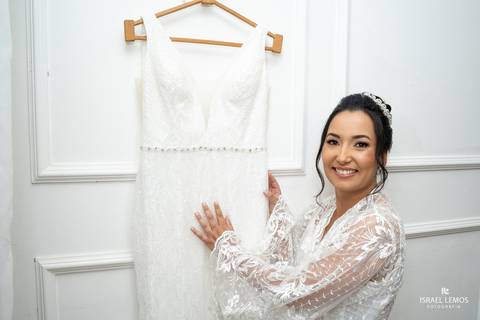 noiva com seu vestido '