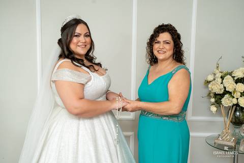 noiva se arrumando com fotos lindas foto fotografo de bom despacho Israel lemos fotografo em bom despacho'