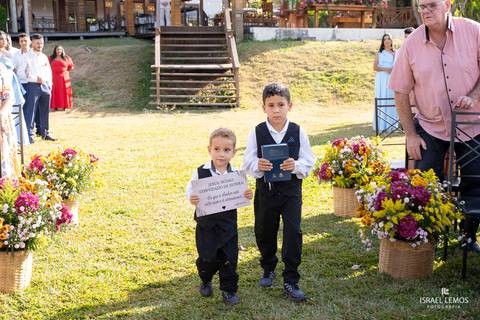 casamento no sitio aberto em Divinópolis com fotos lindas do fotografo profissional Israel Lemos fotografia em Divinópolis '