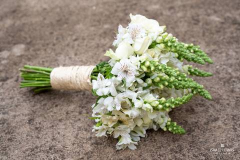 buque de noiva em Mateus Leme'