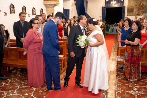 casamento em Mateus Leme na igreja santo Antonio matriz com fotos do fotografo Israel Lemos Mateus leme'