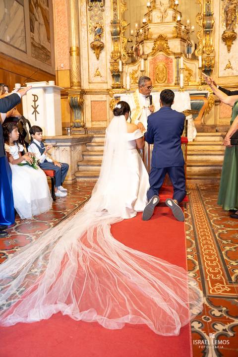 casamento em Mateus Leme na igreja santo Antonio matriz com fotos do fotografo Israel Lemos Mateus leme'
