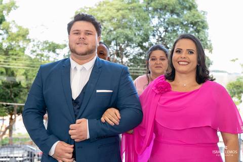 casamento na cidade de bom despacho na igreja de nossa senhora do bom despacho  com lindas fotos do casamento por Israel Lemos fotografo'