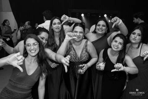 noivos ficam loucos em festa de casamento em para de minas'