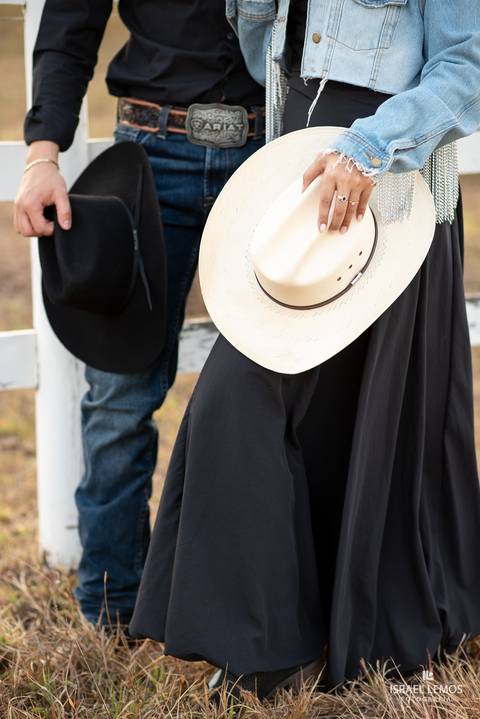ensaio fotografico de casal em para de minas com haras e cavalo fotos pelo fotografo de casamento israel lemos'
