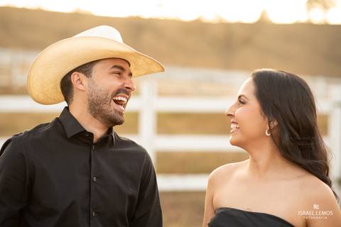 ensaio fotografico de casal em para de minas com haras e cavalo fotos pelo fotografo de casamento israel lemos'